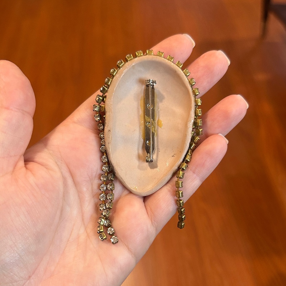Vintage Art Deco Face Brooch with Rhinestones - Picture 2 of 2